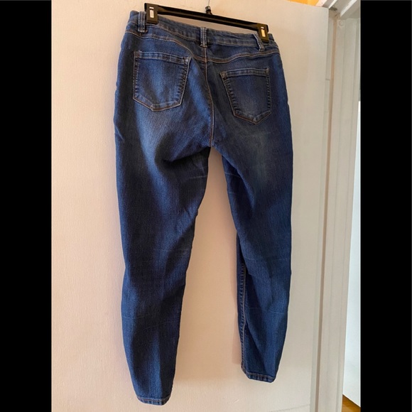 Jeans - Picture 3 of 3